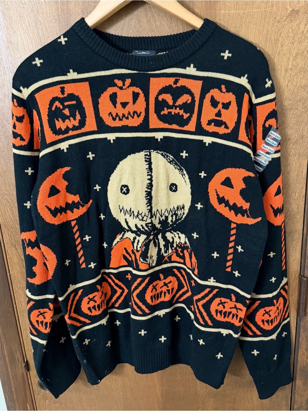 Men’s Small Black & Orange Halloween Pumpkin Knit Sweater NEW